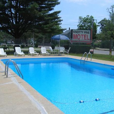 Knotty Pine Motel Salisbury Exteriör bild